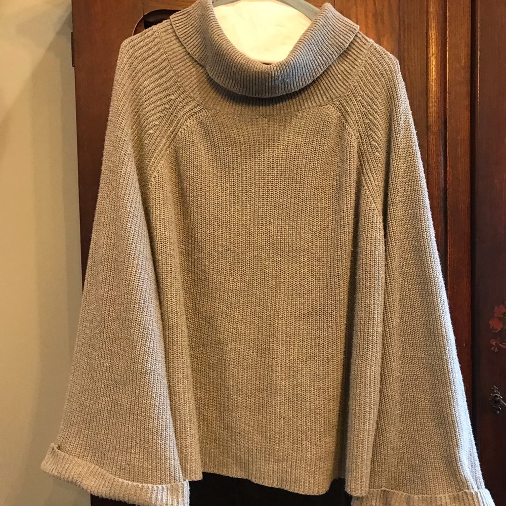 Laju cowl neck sweater
